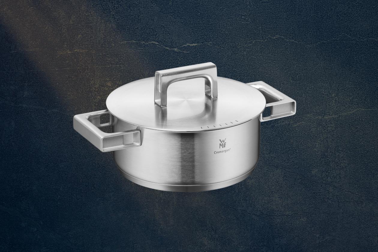 Низкая кастрюля с крышкой WMF Ultimate Cool 20 см