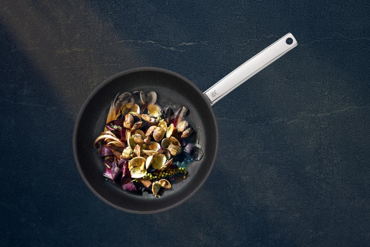 Сковорода WMF PermaDur Advance 24 см