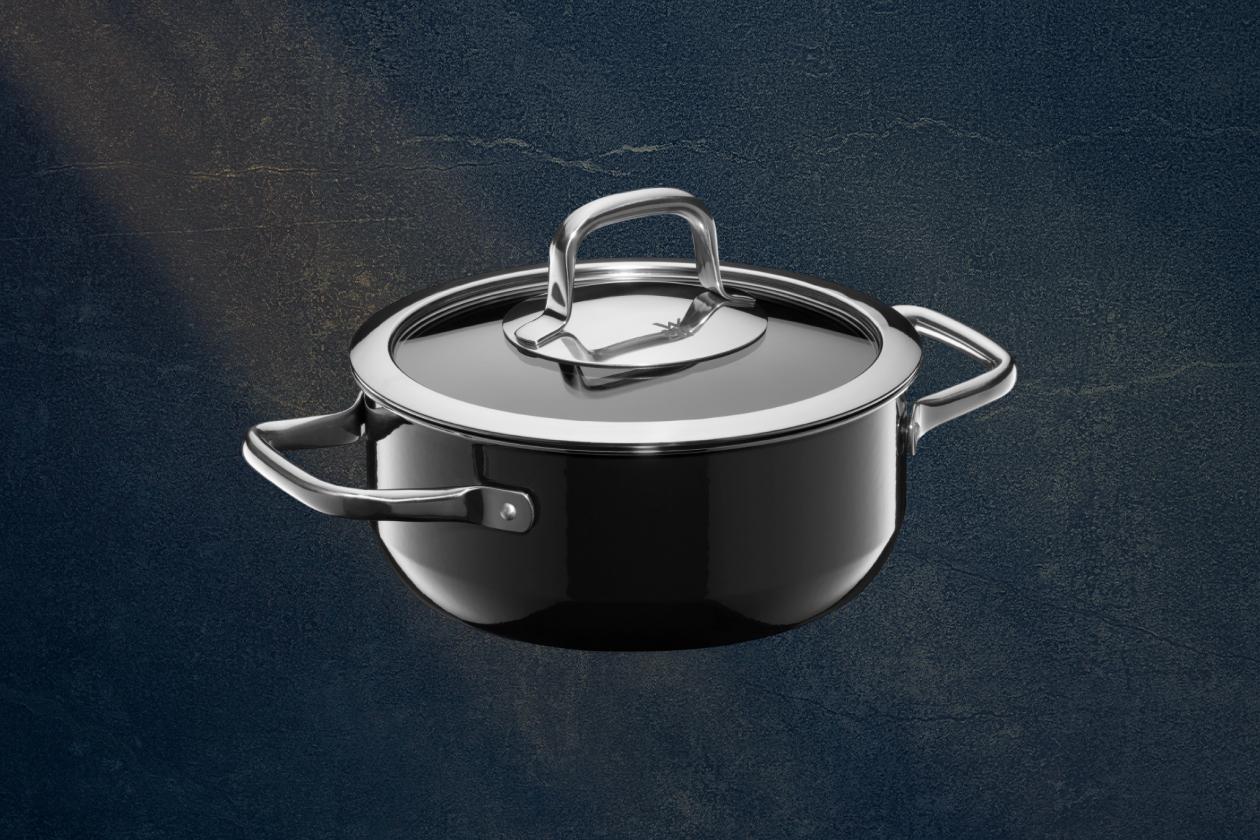 Низкая кастрюля с крышкой WMF Fusiontec Compact Black 18 см