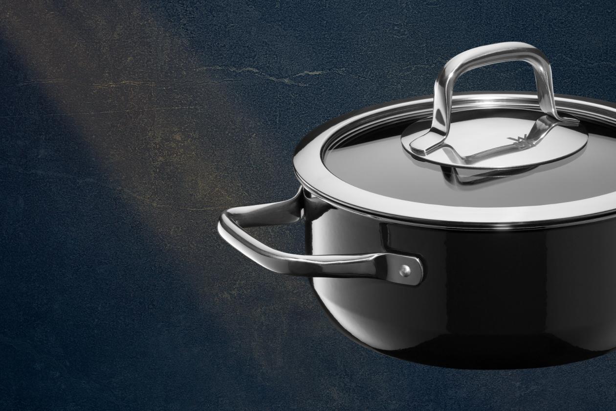 Низкая кастрюля с крышкой WMF Fusiontec Compact Black 18 см